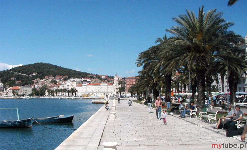 Split to dalmatyńska metropolia, port słynący również z przemysłu i fantastycznych zabytków. Należy do nich imponujący pałac rzymskiego cesarza Dioklecjana, który sprawia raczej wrażenie średniowiecznego miasta z antycznymi...