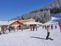 Miejscowość Bansko położona jest w jednej z najpiękniejszych okolic północnej części Gór Pirin. Stanowi popularne centrum turystyki zarówno w okresie zimowym jak i letnim. Bansko posiada rozbudowaną bazą noclegową oraz bogate zaplecze turystyczne (wypożyczalnia sprzętu, wyciągi narciarskie, szkoły narciarskie, itp.). Warto nadmienić, iż znajduje się tu wyciąg krzesełkowy, który obsługuje stok narciarski dochodzący do 2746 m n.p.m. Miejsca, ktore warto jest odwiedzić to: cerkiew św. Trójcy oraz św. Bogurodzicy, Muzeum Nikoły Wapcarowa.
