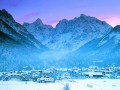 W Słowenii, nieopodal granicy austriackiej i włoskiej, w górskiej dolinie zwanej Zgornjesavska valley leży nowoczesne wczasowisko - Kranjska Gora. Świetnie poczują się tam nie tylko narciarze, ale również wszyscy Ci, którzy lubią aktywny...