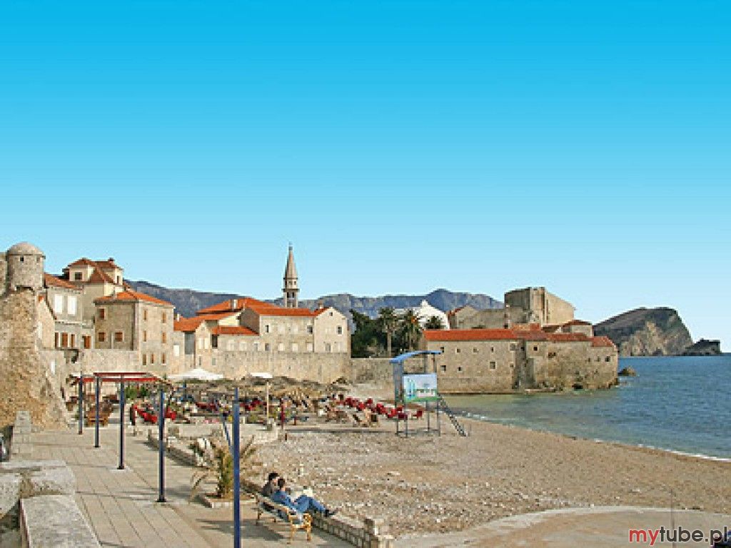 Czarnogóra to nieduże państwo położone w Europie Południowej na Wybrzeżu Morza Adriatyckiego. Graniczy z Serbią, Kosowem, Chorwacją, Bośnią i Hercegowina oraz Albanią. W większości swojej powierzchni jest to kraj górzysty, zajęty przez...