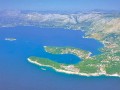 Cavtat to niezwykle malownicza, niewielka (ok. 2 tys. mieszkańców) miejscowość położona na południu Chorwacji, niecałe 20 km od Dubrownika (Dubrovnik). Jest ona usytuowana na wąskim, wchodzącym w morze cyplu, porośniętym śródziemnomorską...